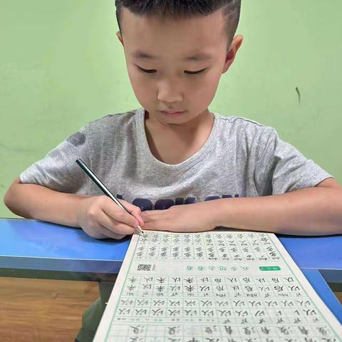 缤纷暑假，快乐生活——慧心五班彭伟宸暑假生活