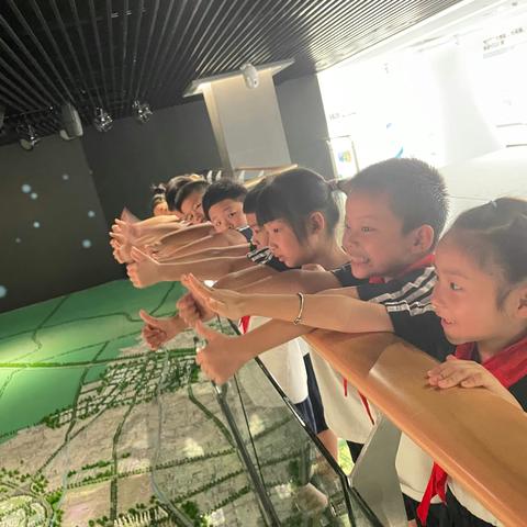 振西假日小队丨走进规划馆 深入了解桐乡城市规划