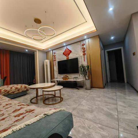 庄店花园小区，套二，家具家电齐全，空调全齐，年租金1.86万，年付，不临街，有停车位。联系电话：6877，13778882877