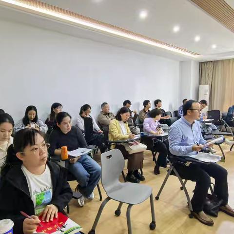 【党建+教研】聚焦关键能力，共探复习策略——海口市第一中学高中物理学科基地校培训活动纪实
