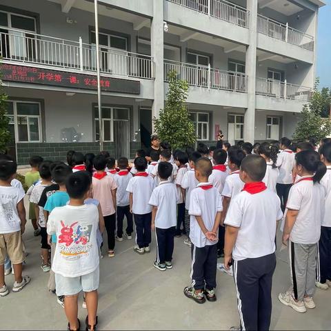 娄村学区车厂小学安全教育周活动