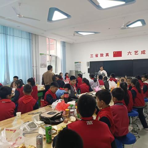 “面面”俱到 “食”在有趣——滨城区逸夫小学四年级六班劳动周实践活动