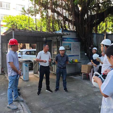 单既亮副县长督导人民医院项目安全生产工作