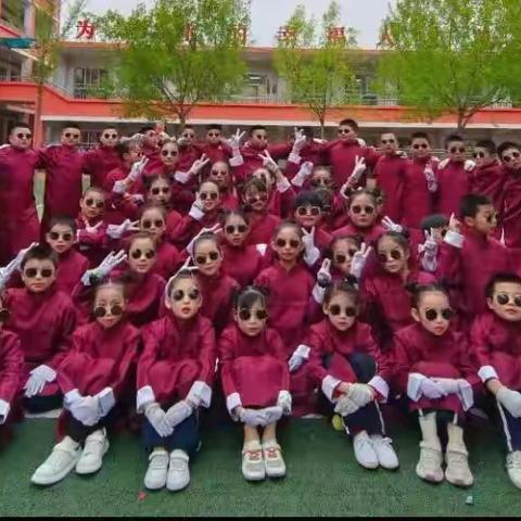 成长无假期   学习不止步——米脂县南关小学五年级三班暑期作业评比活动