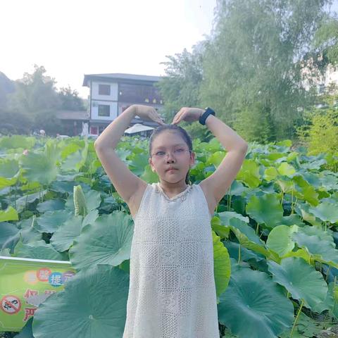 逐梦盛夏，不负"暑"光——蒿坪镇中心小学三年级二班王欣然