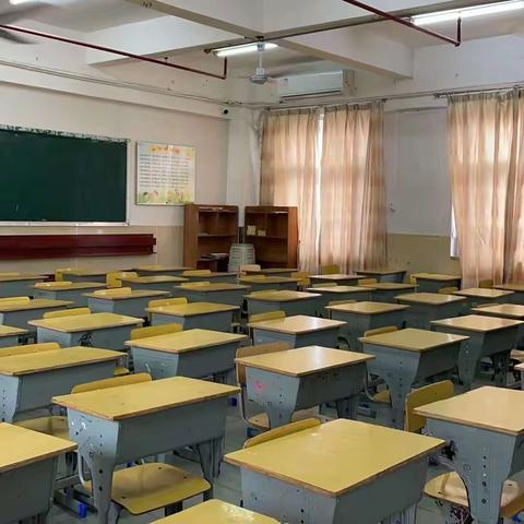 校园卫生大扫除 美丽整洁迎开学——海口市英才小学五（9）班开展卫生大扫除活动