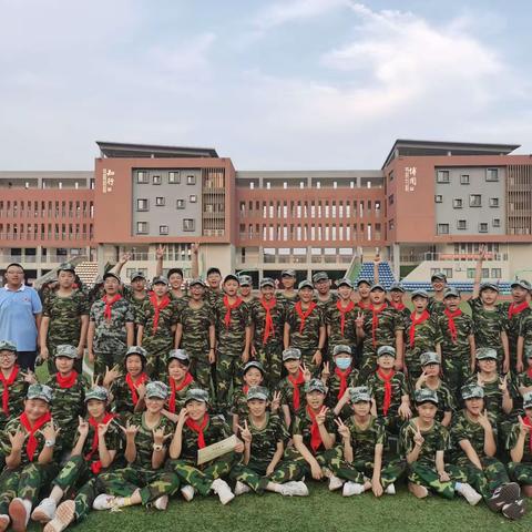 小可爱们！！你向着阳光，我向着你！初一12欢迎你