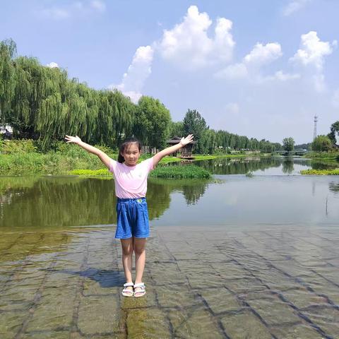 济宁市文昌阁小学三三中队谢若瑜的美好假期