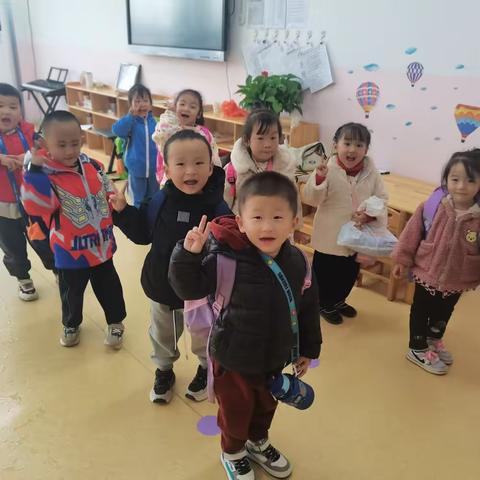 爱上幼儿园——梁宝寺镇运河花苑附属幼儿园小一班一周回顾