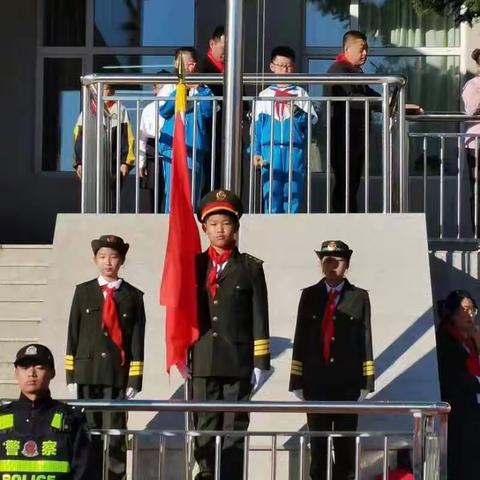 加格达奇区小学举行“中国少年先锋队建队日”活动