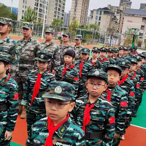 小学生国防教育活动：迷彩少年成长记