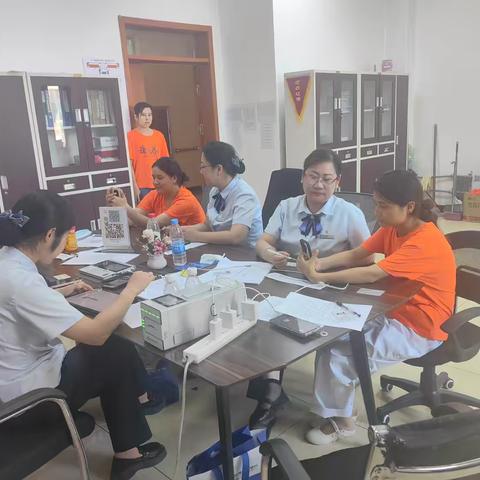 【新疆区分行钢铁支行营业部】送课进康悦养老院 为护理人员“充电”消保技能