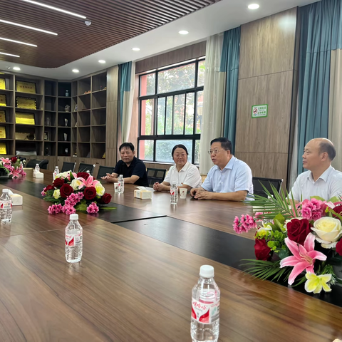 守望教坛的师者力量——高陵区领导走访慰问优秀教师代表