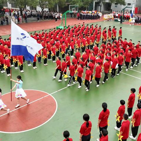 青春无畏 逐梦扬威                        ---武汉市武珞路实验初级中学七年级运动会圆满举行