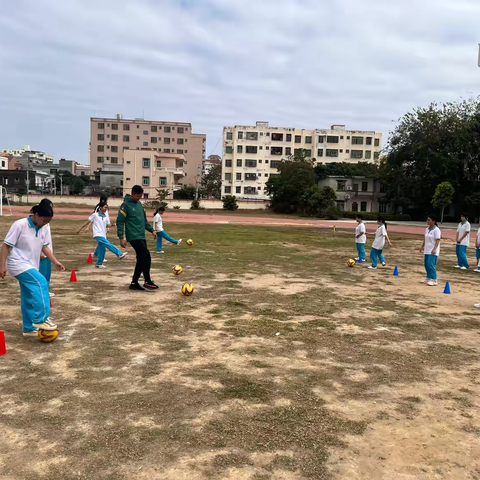 核心素养下中考体育项目课堂训练的策略研究成果推广应用活动之足球——脚内侧踢地滚球