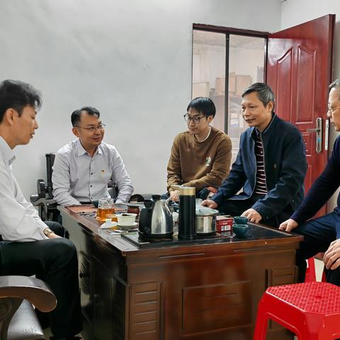 中共大朗新世纪添一居支部组织会议，探讨共建健康小区