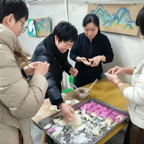 巧手包饺暖冬日，凝心聚力绽笑颜——白璧集中心小学教职工欢聚一堂开展包饺子活动
