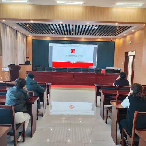 呼格吉勒图中心校金兰的简篇