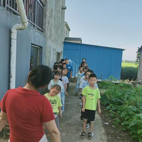 王家村爱心❤️留守儿童托管班在家长们的期待中如期开班啦！🎉🎉🎉