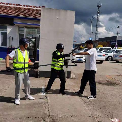 刘家镇中学校防暴恐安全演练