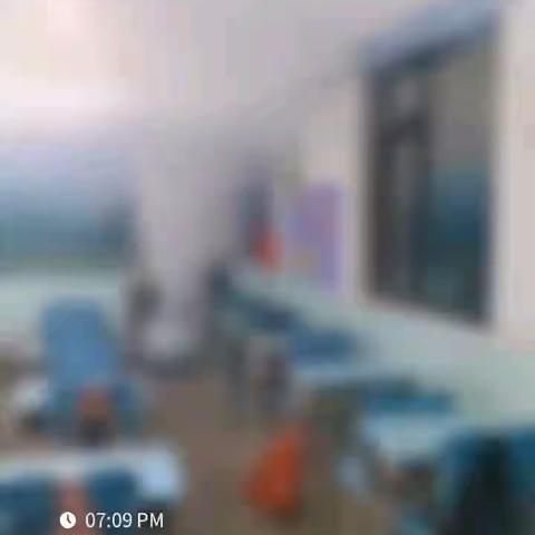 航空港区湾王小学——全面开展校园消杀筑牢师生健康防线