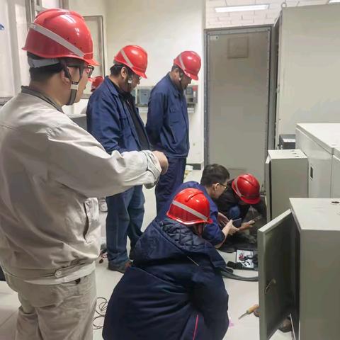 DCS间安装UPS主机