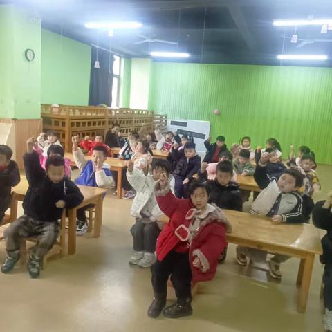 精灵果幼儿园2025春季硬笔练字公开课