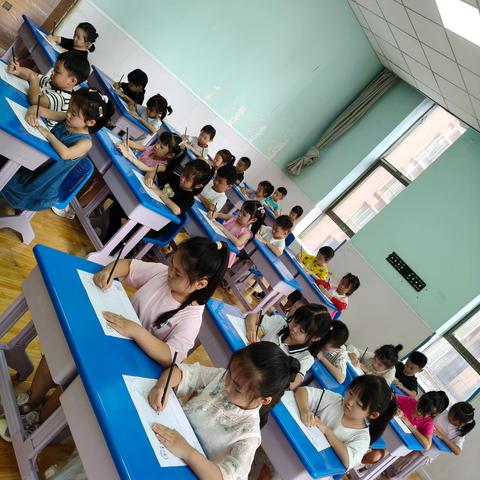华思贝尔幼儿园2025秋季硬笔书法练字，学习习惯培养公开体验课
