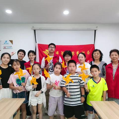 【社区嵌入式服务】指尖传情，暑期“童”行---朱南社区开展创意手工活动