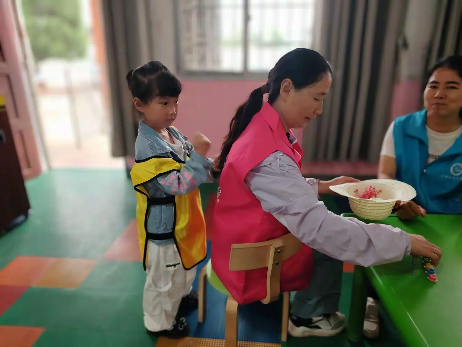 简篇-泰和县冠朝镇坎头村阳光驿站“时光献礼 为爱加冕”主题活动