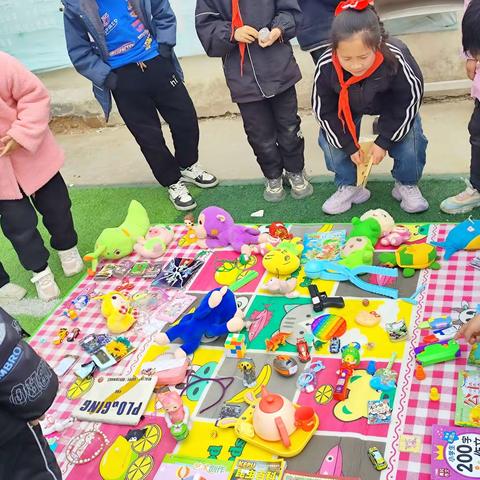 童心筑梦，快乐成长 ——平陌镇牛岭小学“跳蚤市场”活动