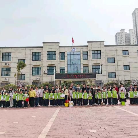 今天，共“植”未来 ——开封二师附小祥符校区2025年春季“植树节”主题活动