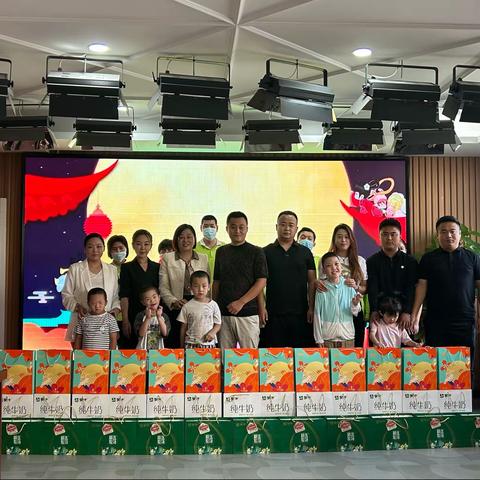 国潮纹饰玩传统 动手制作识中秋