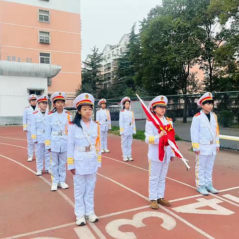 尚美德育  星火赓续  第17期｜洛阳理工附小第17周升旗仪式——呵护心灵之树 守护纪律方圆