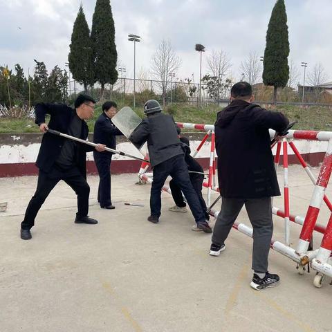 【长社教育 两看两讲两比】防恐演练   防患未然——长葛市逸夫小学防恐防暴安全演练活动