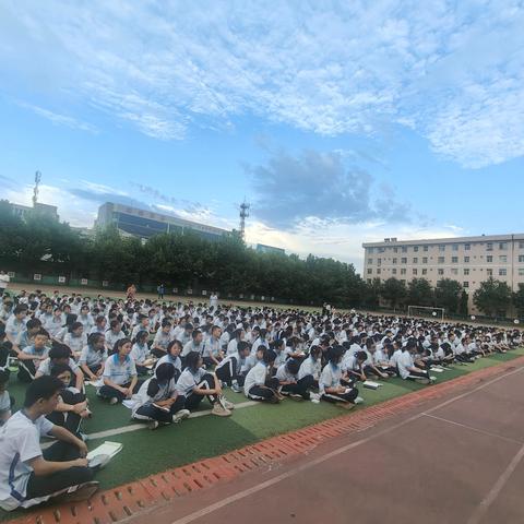 星光不负赶路人﻿﻿ 厉兵秣马战学考 ——田家炳实验中学八年级期末考前指导会