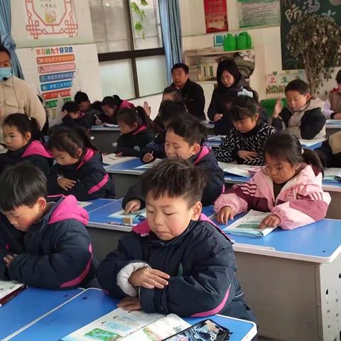 “推门听课”观常态 提质增效助成长——白水煤矿中学开展新学期“推门听课”活动