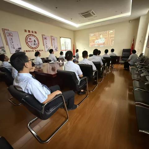 高新支行党支部观看抗战胜利80周年阅兵直播：以奋斗之姿，向祖国荣光致敬