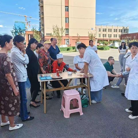 【双争有我｜新时代邻里节｜文明新风 睦邻有礼】开平街道西城社区举行“爱心义诊进社区，惠民利民暖人心”主题新时代邻里节活动