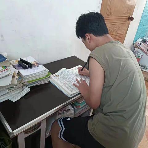 高二4班：相信自己，你是最棒的