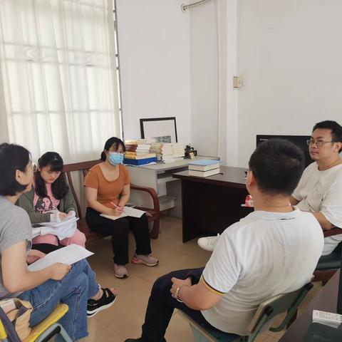 海口一中南海学校初二数学组第一周备课组活动