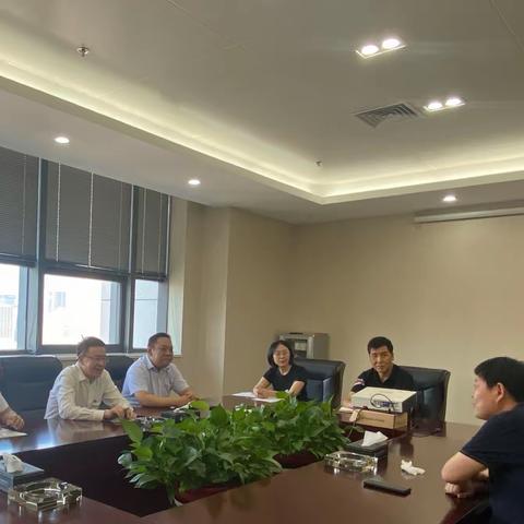 西安分行副行长梁策前往中交二公局进行调研