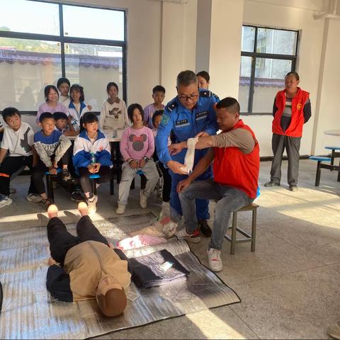 急救知识进校园，生命守护在身边——官桥完小开展家校安全急救宣讲和演练活动