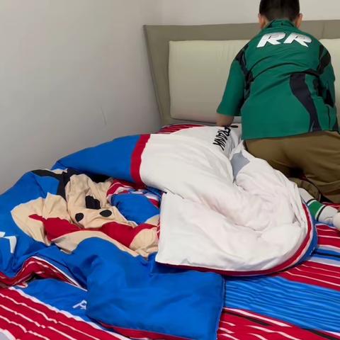 劳动最光荣，实践助成长。