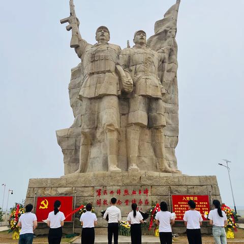 缅怀先烈 礼敬先贤——临高县澜江幼儿园党支部清明祭扫主题党日活动