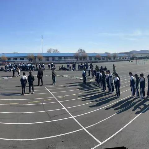 足民中学 热血集结，勇闯敌营。