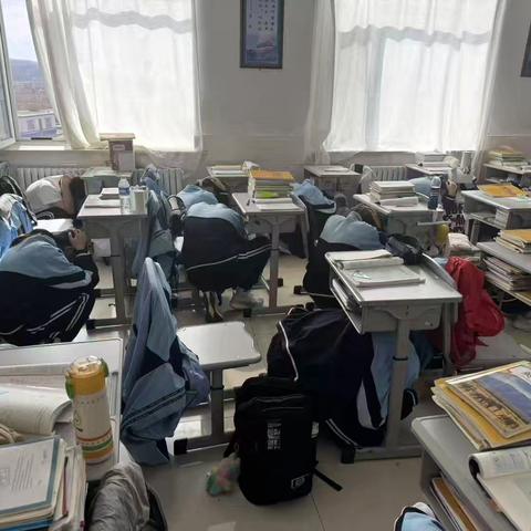 足民中学“ 同守护，共成长”安全教育周