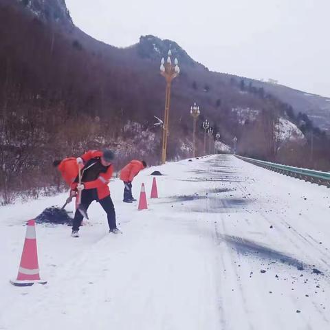 以雪为令—临潭公路段全力做好除雪防滑保畅工作