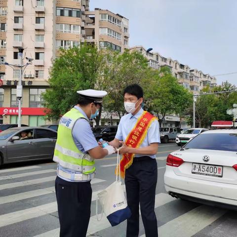 建行开发泰星支行为莘莘学子保驾护航