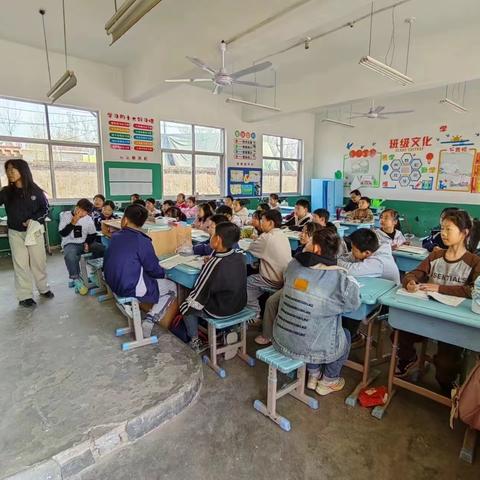 推门听课提质量，不忘初心育桃李。